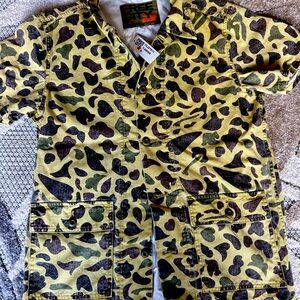 Freecity button down